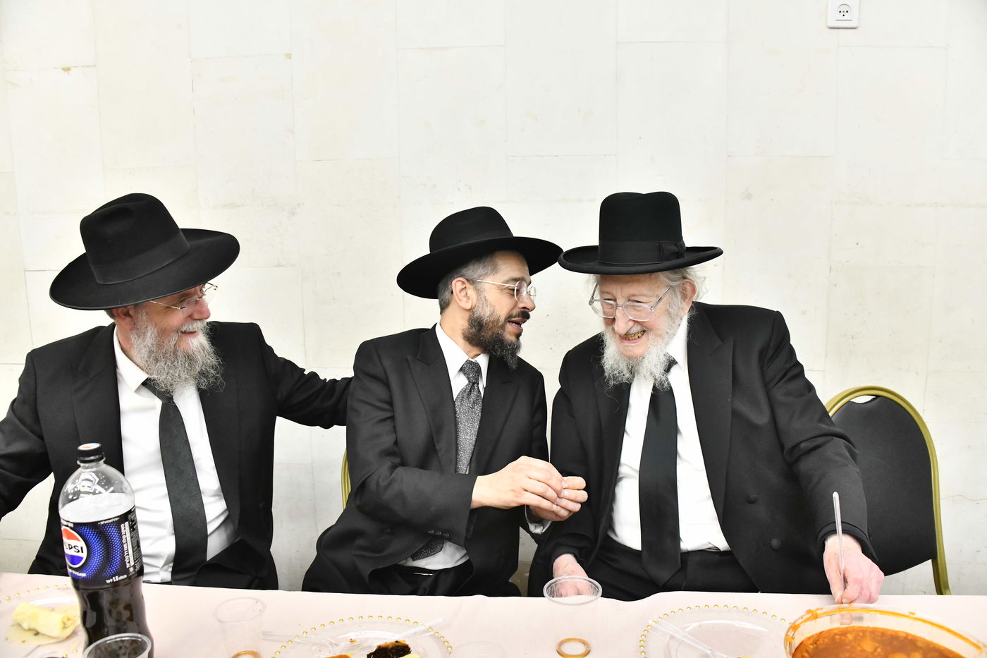 שמחת האירוסין בבאר יעקב - שכר שכיר