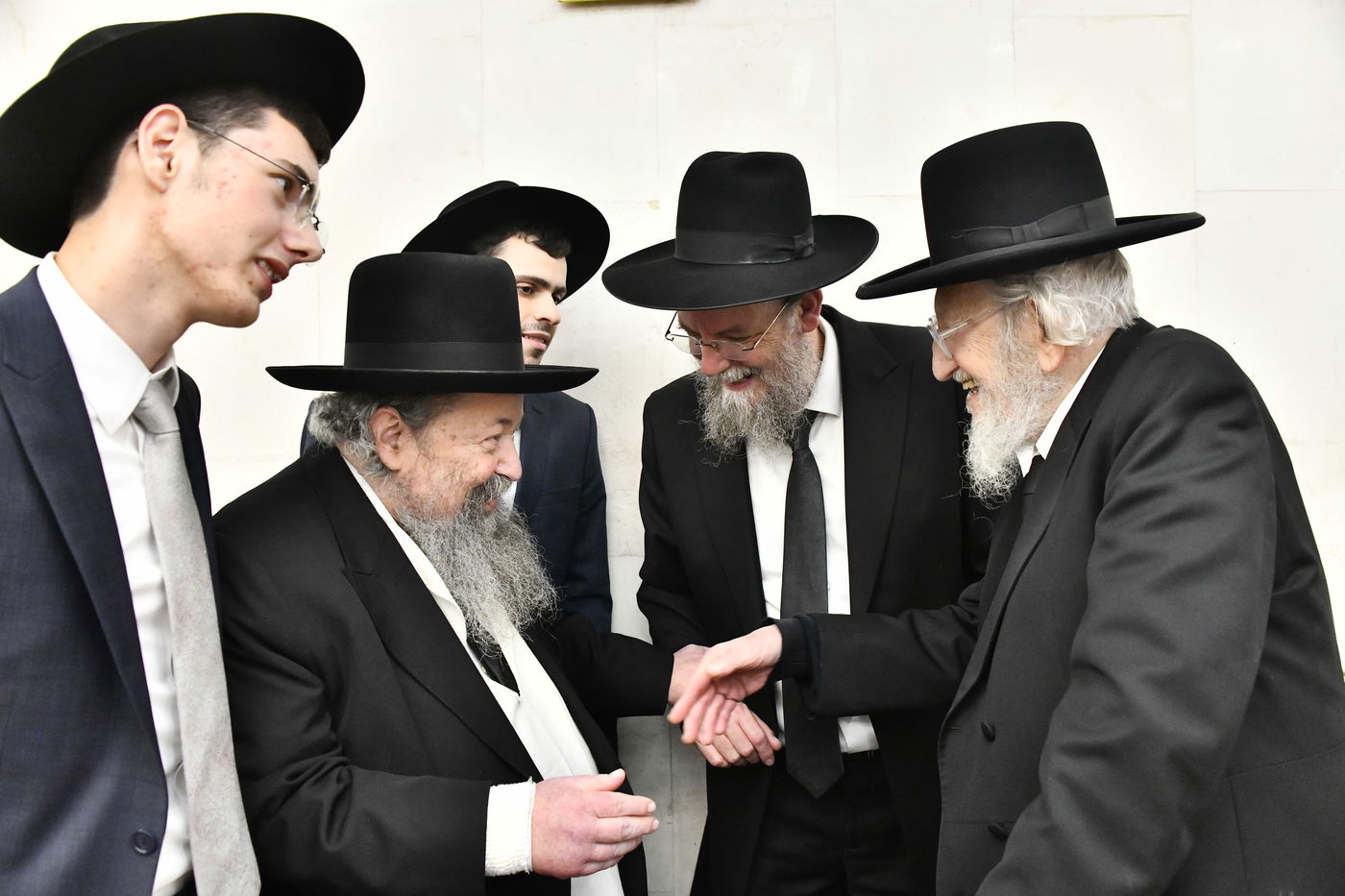 שמחת האירוסין בבאר יעקב - שכר שכיר