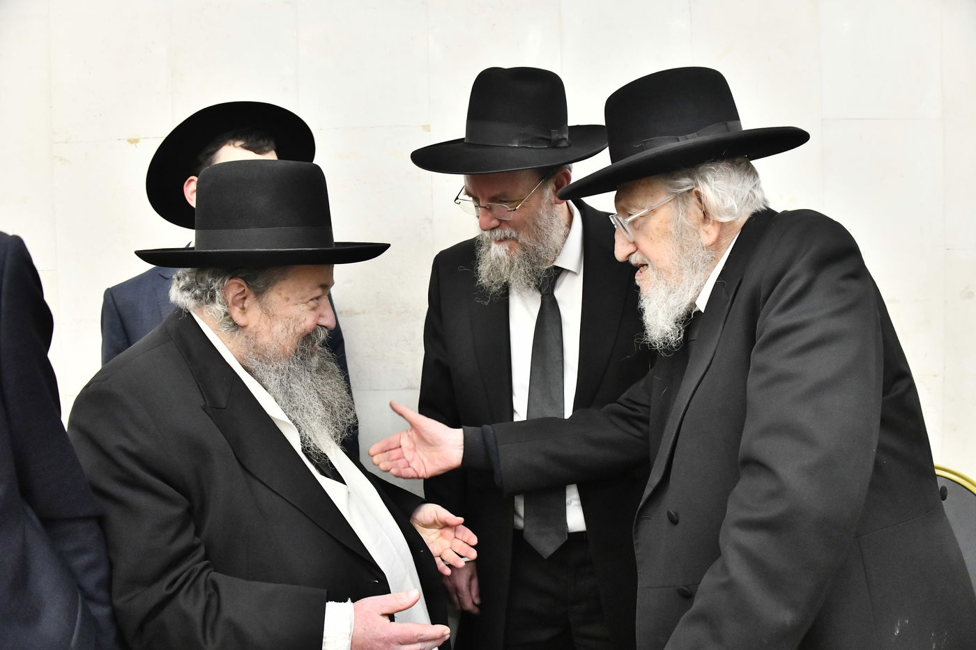 שמחת האירוסין בבאר יעקב - שכר שכיר