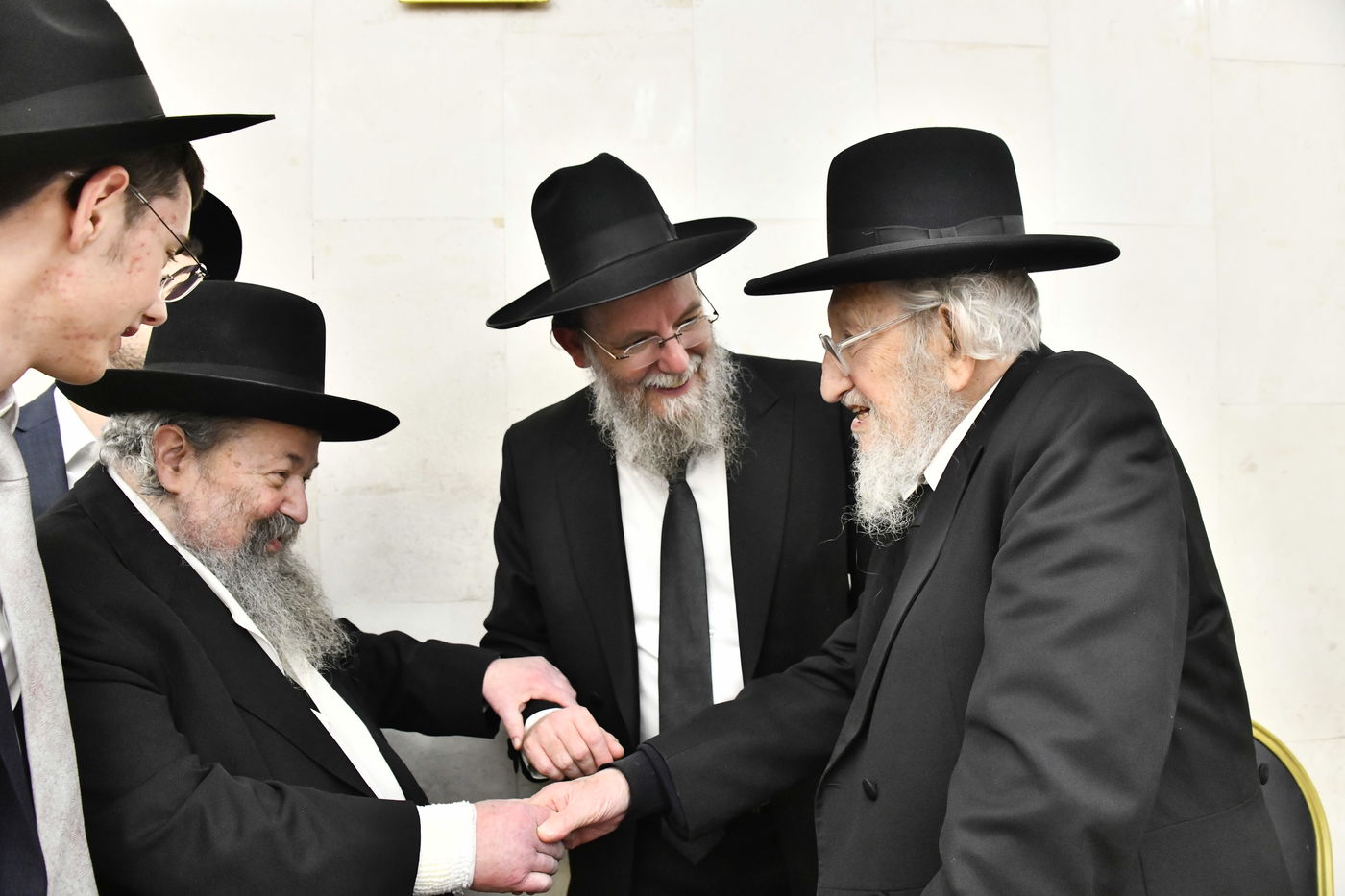 שמחת האירוסין בבאר יעקב - שכר שכיר