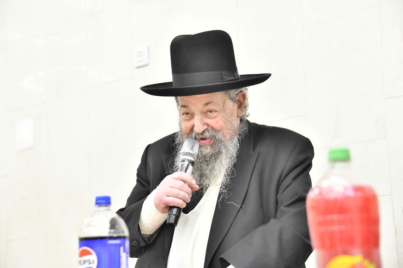 שמחת האירוסין בבאר יעקב - שכר שכיר