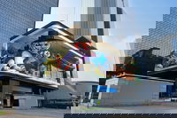 סמסונג פורצת את גבולות המסך: המיצג שהשאיר את העוברים ושבים פעורי פה