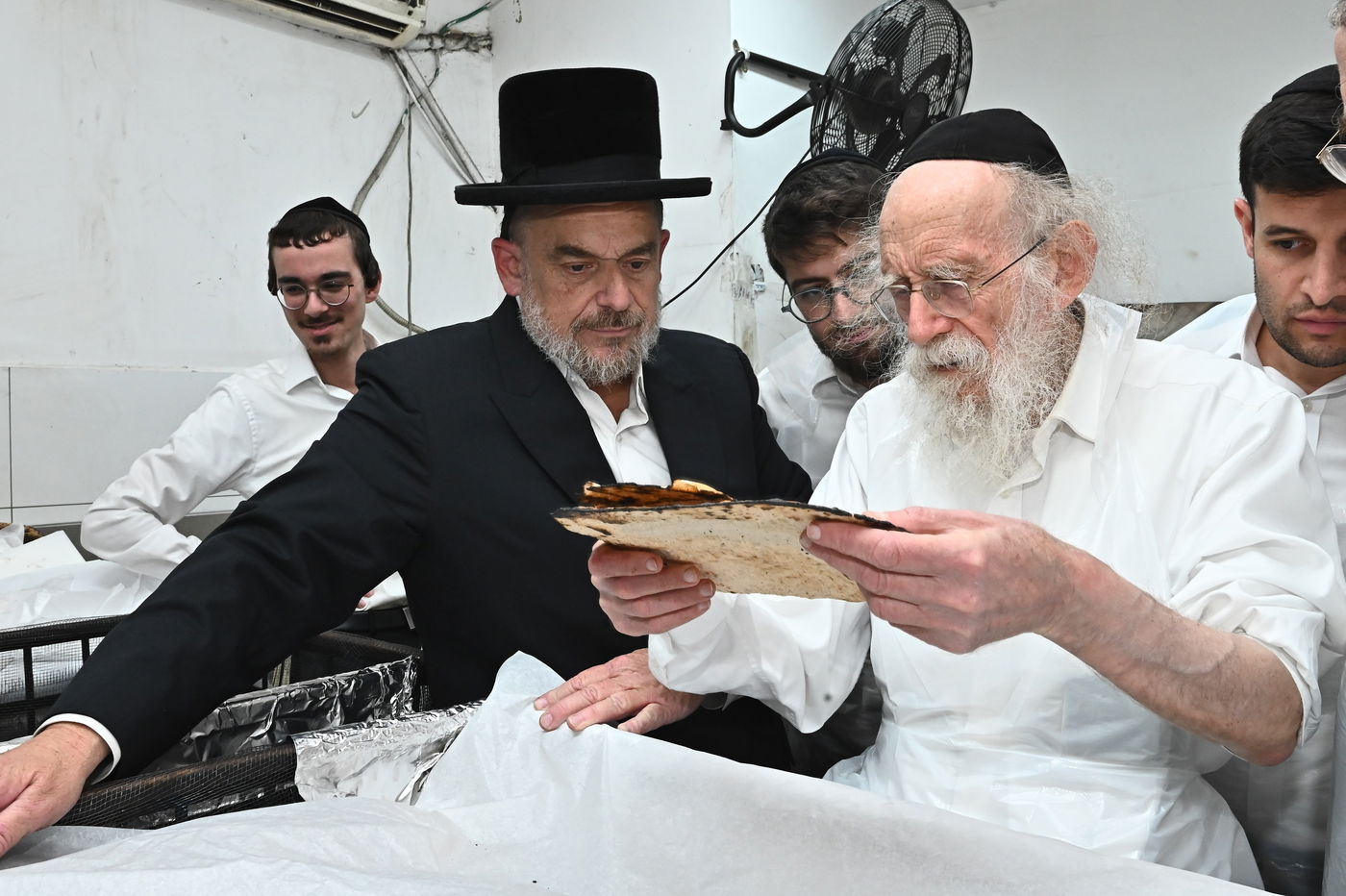 הגר"ש גלאי באפיית מצות