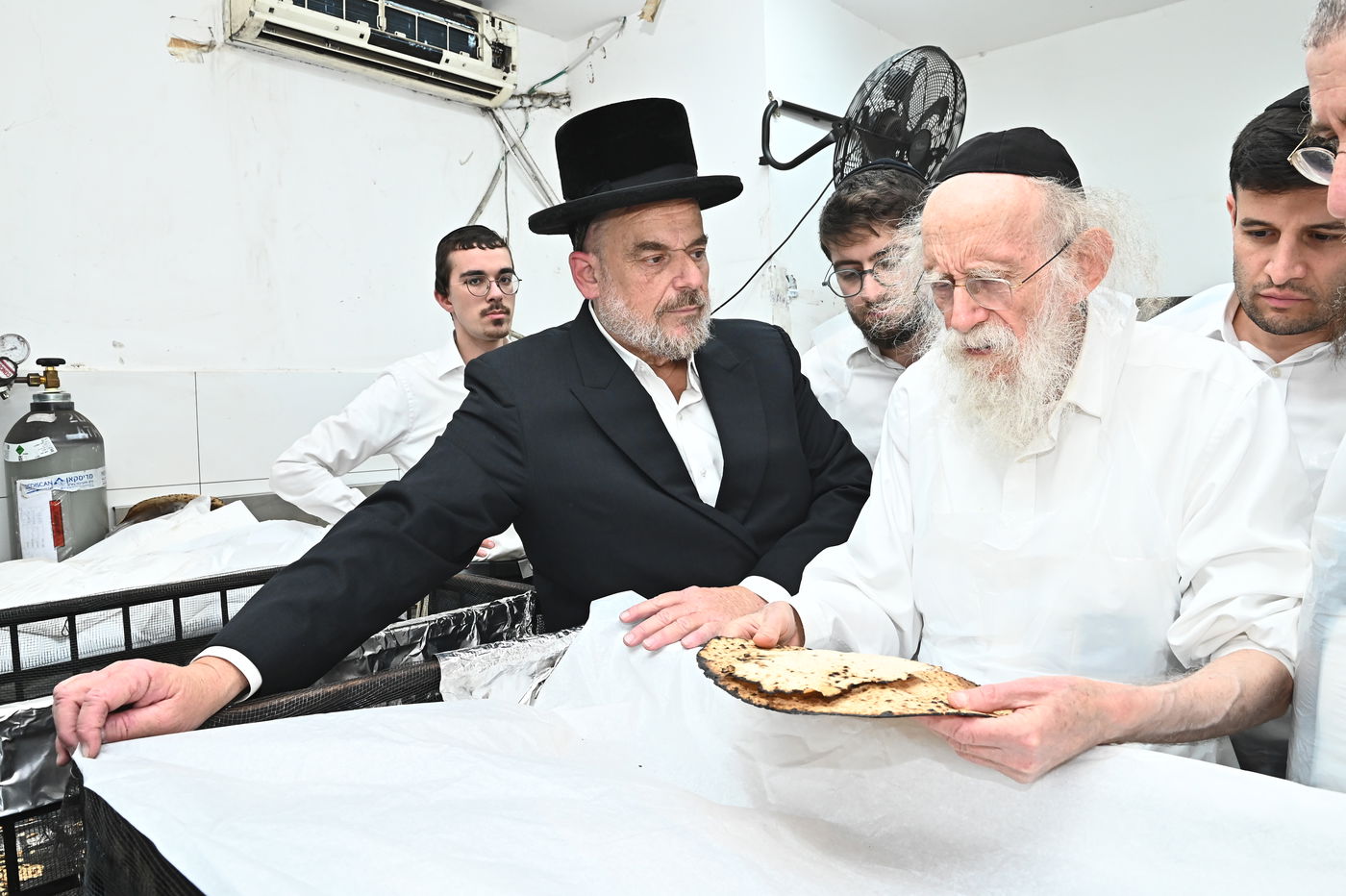 הגר"ש גלאי באפיית מצות