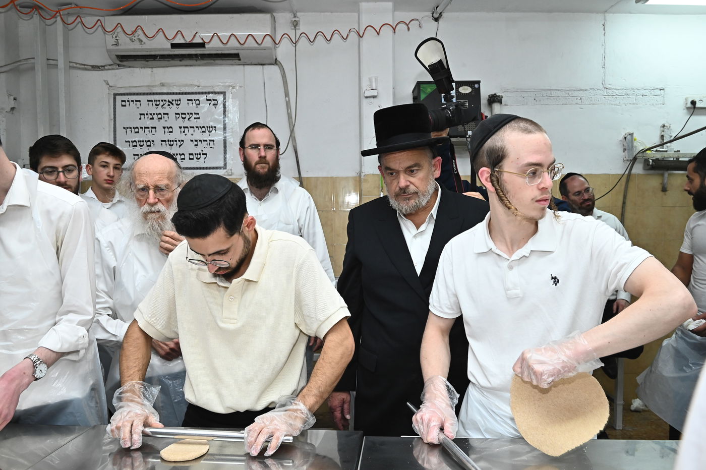 הגר"ש גלאי באפיית מצות