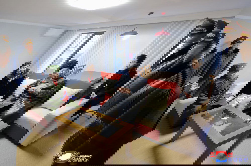 קים ג’ונג‑און חנך שכונה לזכר חללי המלחמה ברוסיה