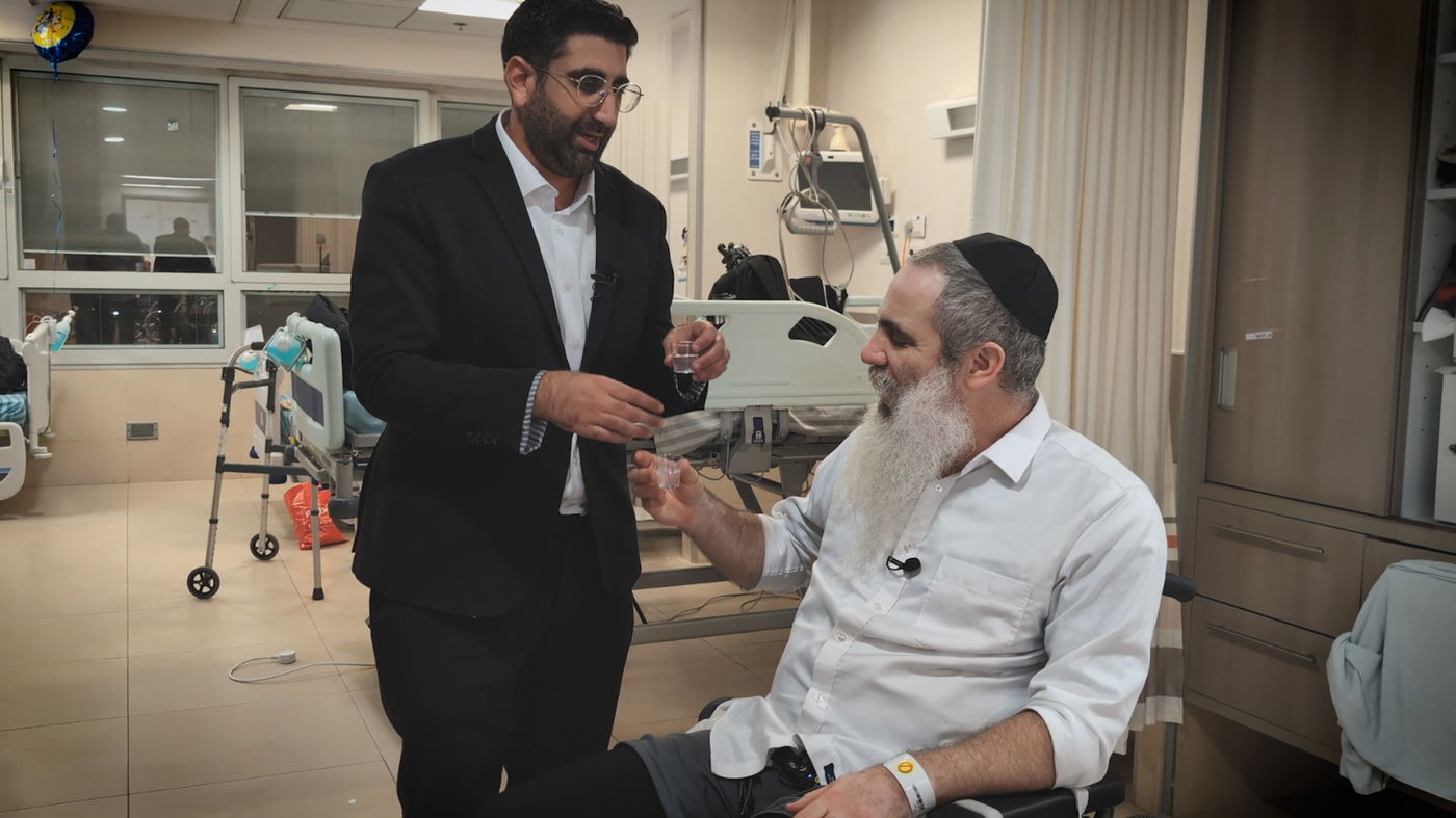 הרב לירז זעירא בראיון עם יוסי עבדו בתוכנית "השם אחד"