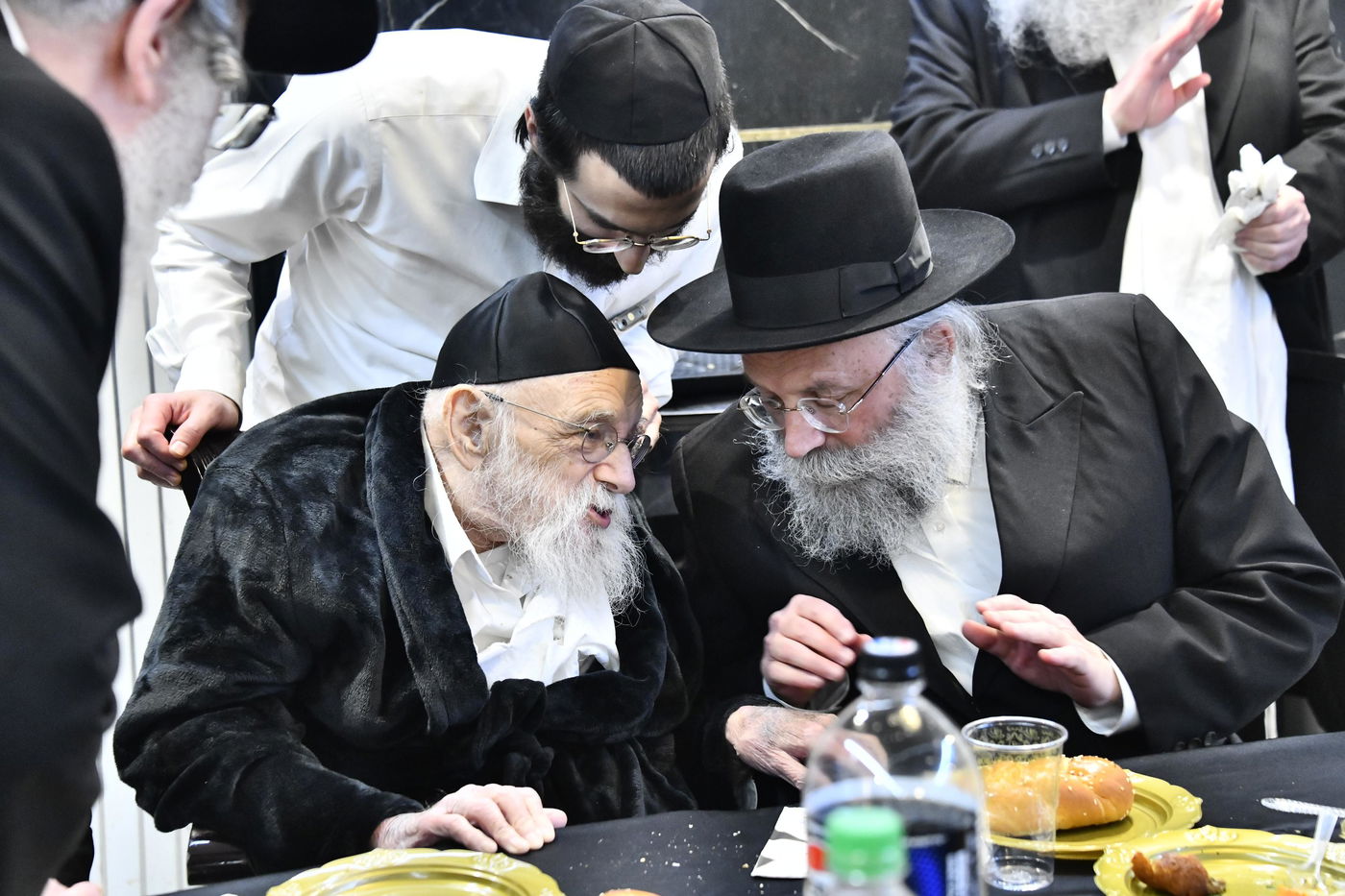 שבע ברכות לנכדת הגר"מ גריינמן