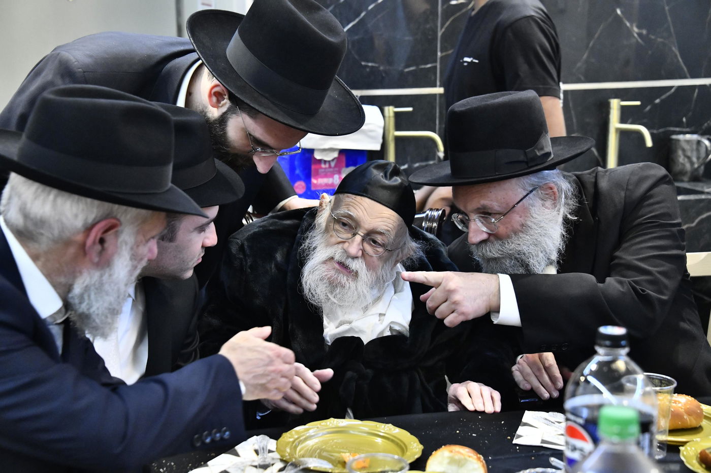 שבע ברכות לנכדת הגר"מ גריינמן