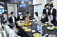 שבע ברכות לנכדת הגר"מ גריינמן