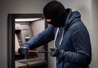 לא בשביל כסף: המשטרה הוזעקה לשוד בנק וגילתה "פושע" בלתי מזיק