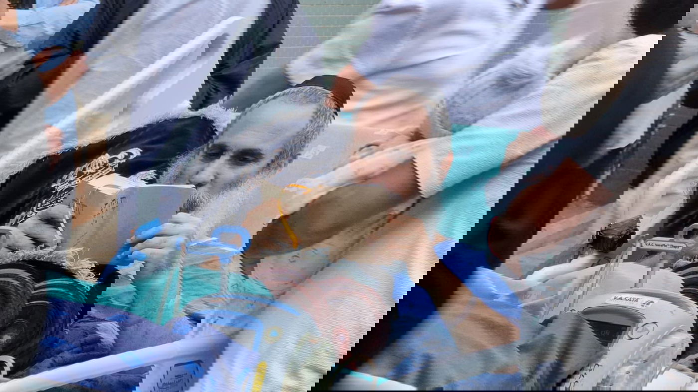 הרב לירז זעירא בבית החולים