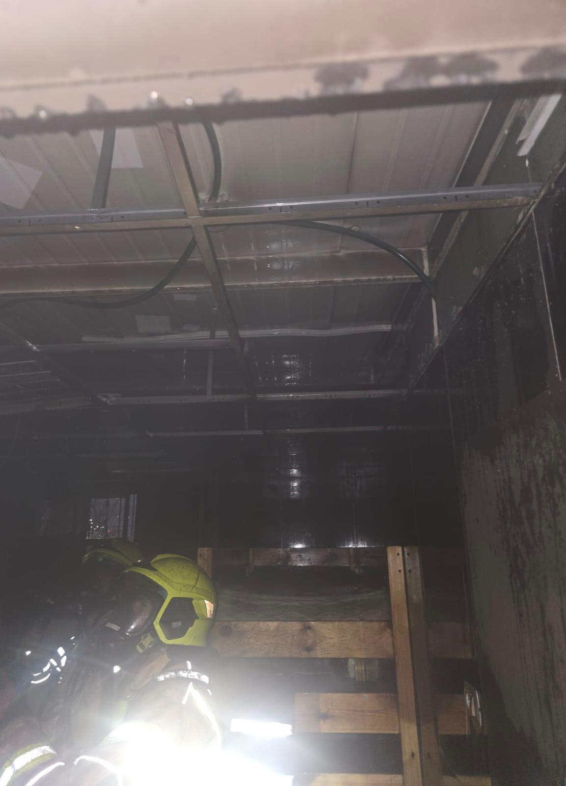 דרמה בישיבת 'כנסת ישראל': שריפה פרצה בפנימייה, התלמידים חולצו מהמבנה