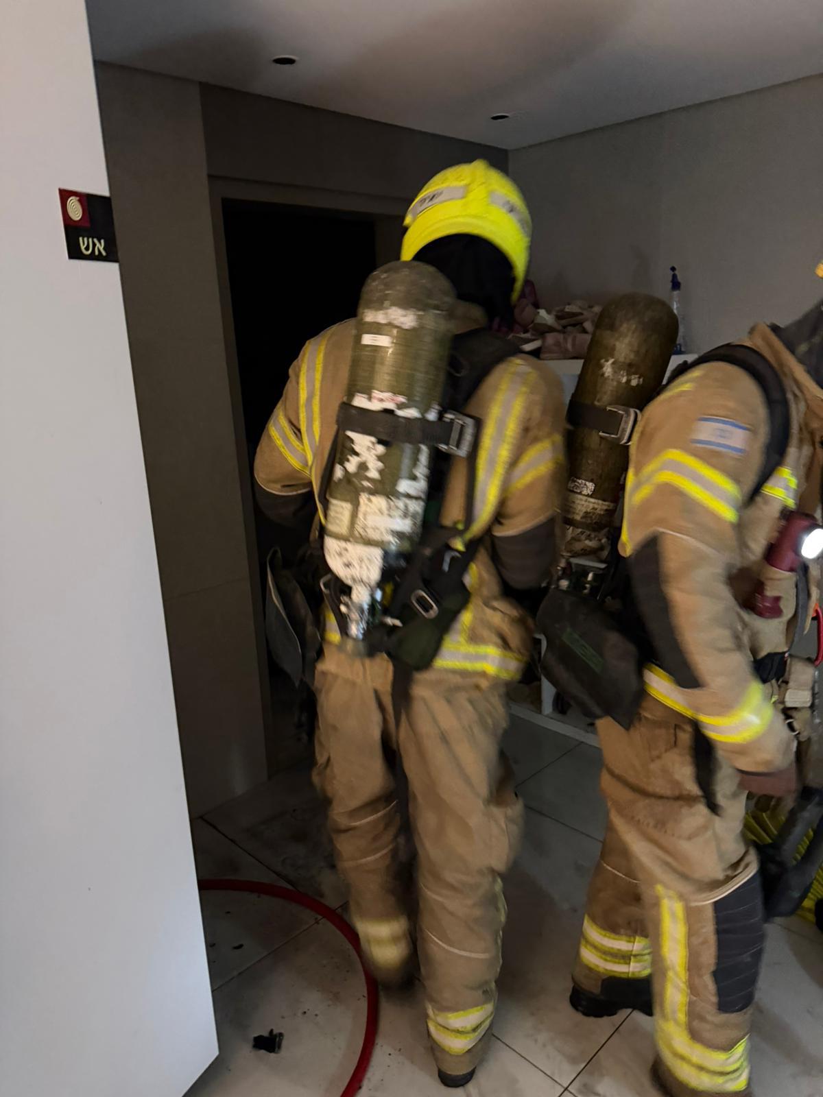 דרמה בישיבת 'כנסת ישראל': שריפה פרצה בפנימייה, התלמידים חולצו מהמבנה