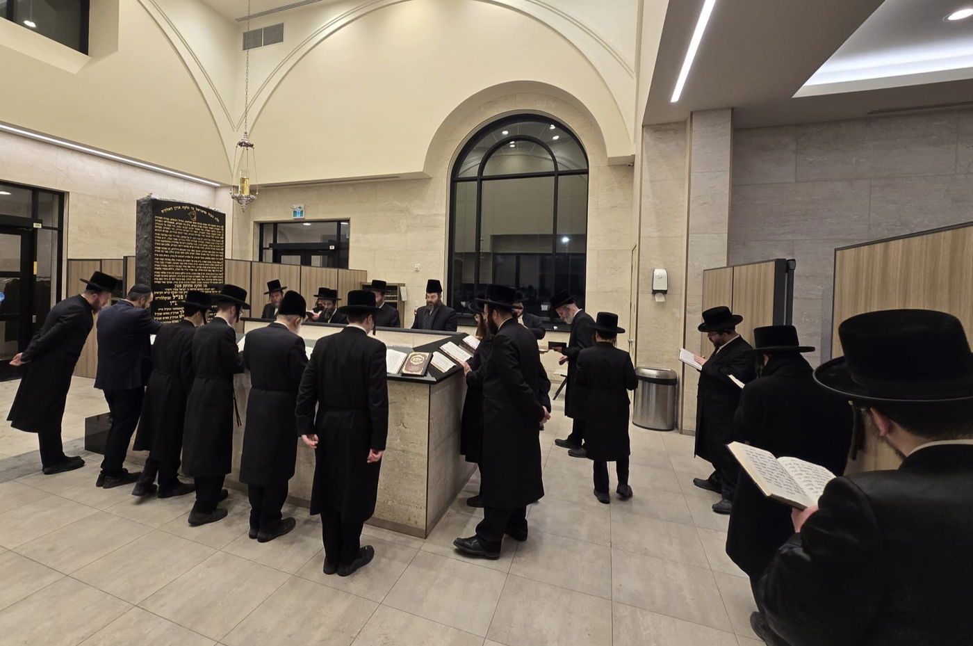 הגה"צ רבי יעקב מרדכי הגר בביקור הוד במונטריאול