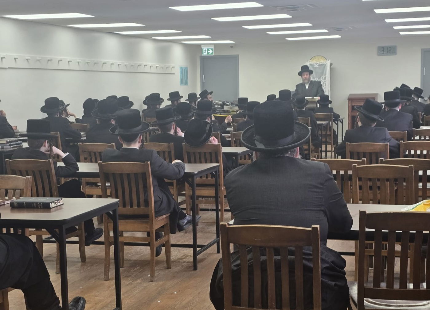 הגה"צ רבי יעקב מרדכי הגר בביקור הוד במונטריאול