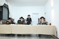 סעודת ר"ח אדר אצל האדמו"ר מויז'ניץ