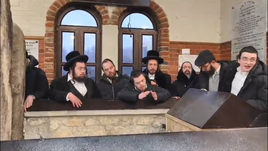 ישיבת אהובים מלונדון בטיול בהונגריה