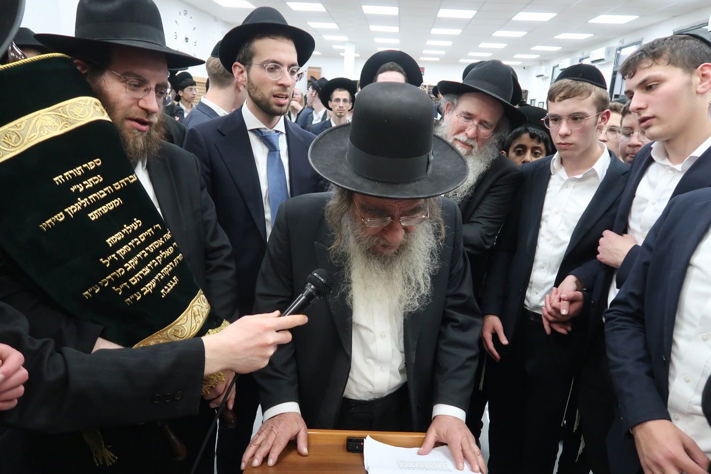 הכנסת ס"ת לקהילת 'רמת הנביאים' בבית שמש