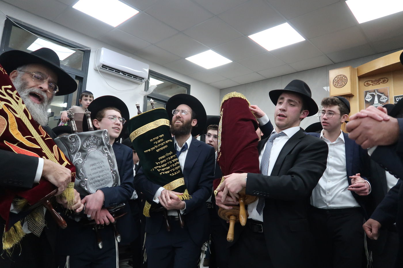 הכנסת ס"ת לקהילת 'רמת הנביאים' בבית שמש