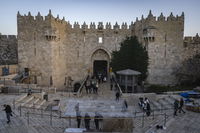 שער שכם בירושלים, אתמול