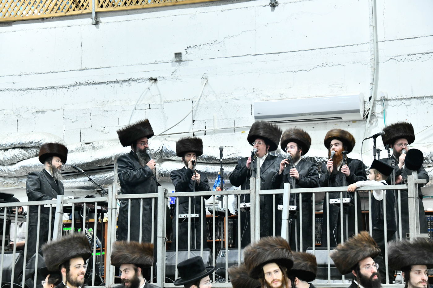 שמחת בית מכנובקא בעלזא - מעליץ - ביאלה ישרי לב