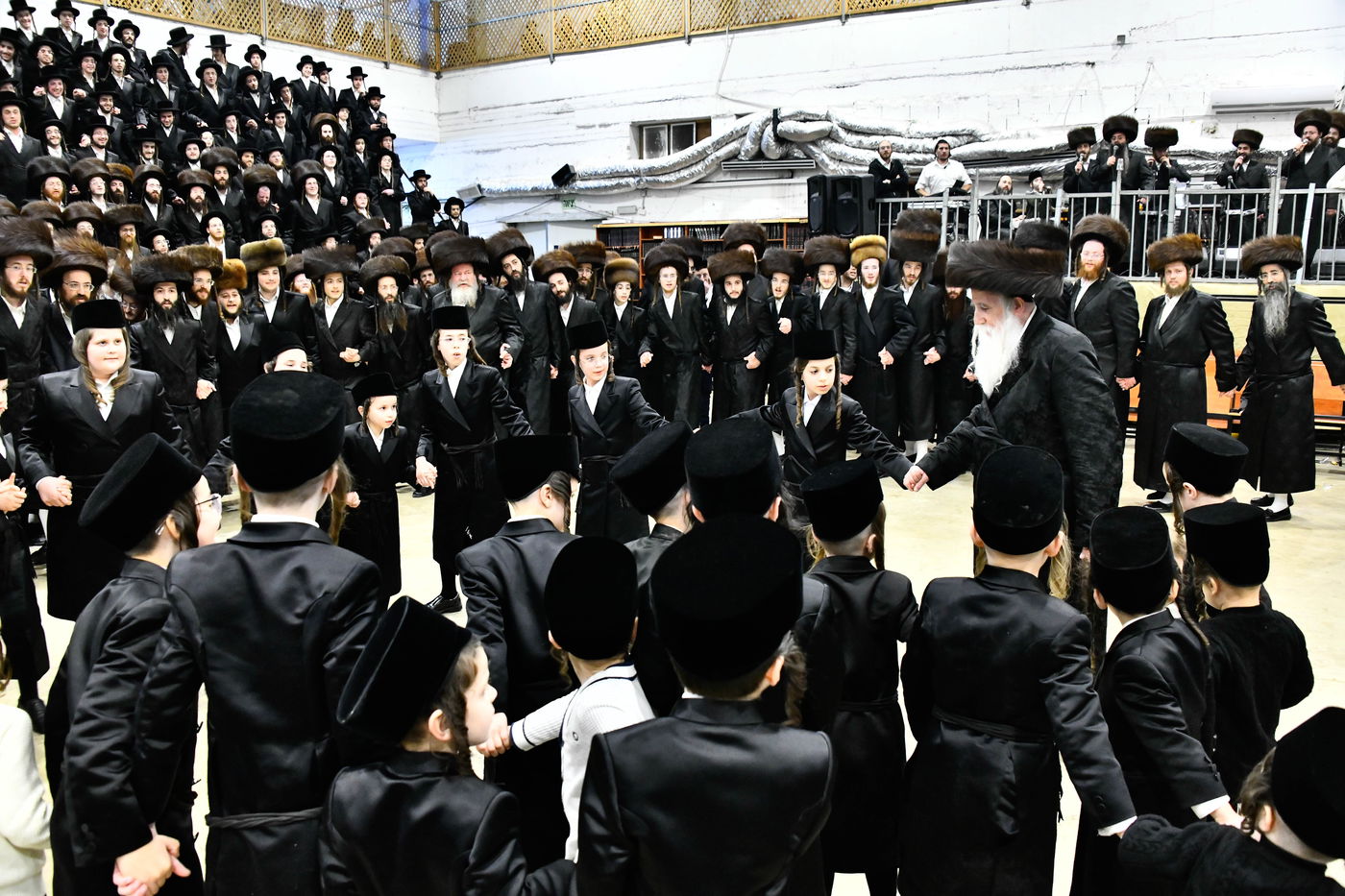 שמחת בית מכנובקא בעלזא - מעליץ - ביאלה ישרי לב