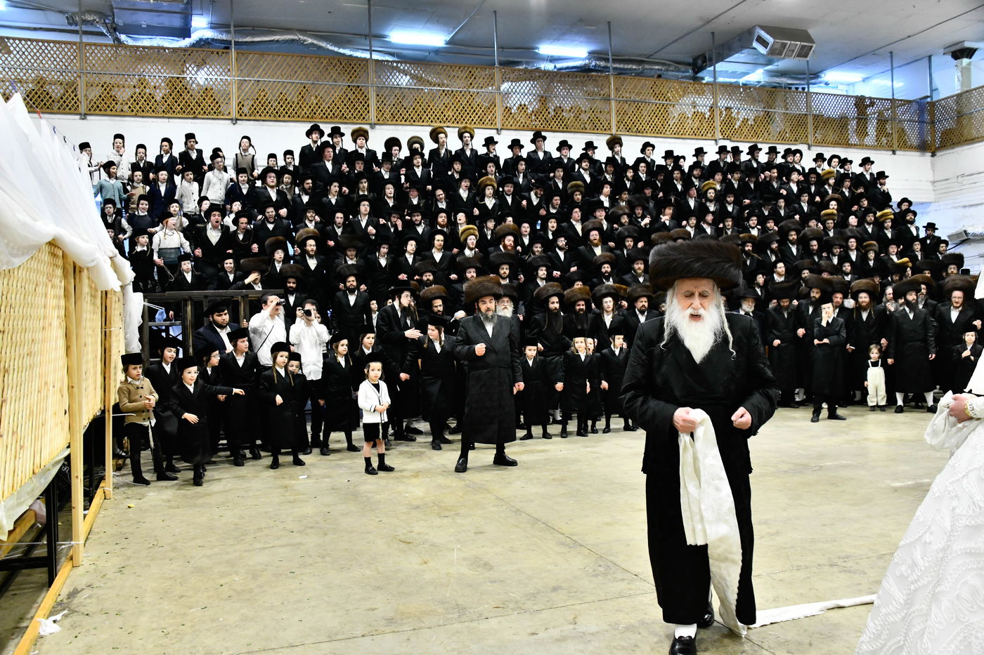 שמחת בית מכנובקא בעלזא - מעליץ - ביאלה ישרי לב