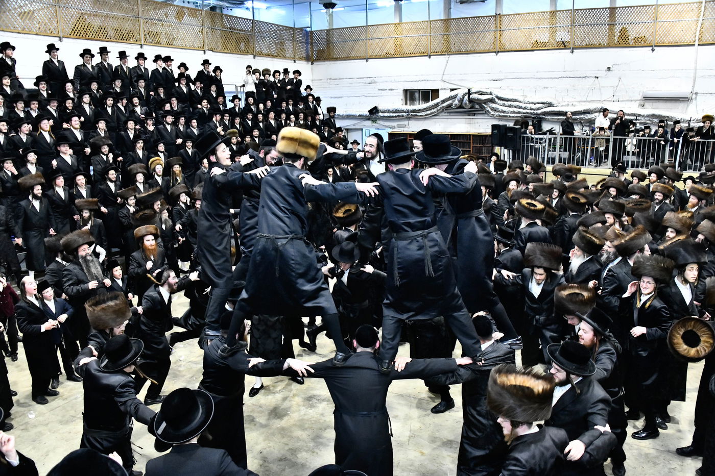 שמחת בית מכנובקא בעלזא - מעליץ - ביאלה ישרי לב