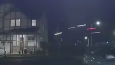 המשאית עפה אל תוך הבית