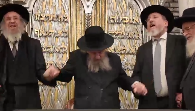 הגר"ד לנדו יצא מגדרו ופצח בריקוד לא-שגרתי של "עוצו עיצה ותופר" | תיעוד בלעדי