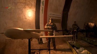 הפרוקסי של איראן במופע איומים: ארגון טרור עיראקי חושף עיר מל"טים תת קרקעית | תיעוד