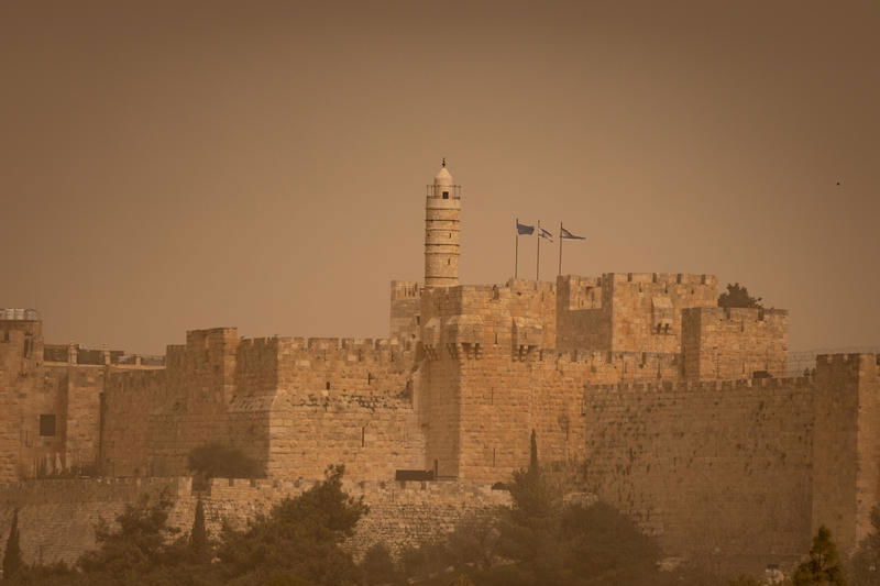 התחזית: אובך בשישי שבת; גשם משמעותי ושיטפונות שבוע הבא