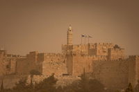 התחזית: אובך בשישי שבת; גשם משמעותי ושיטפונות שבוע הבא