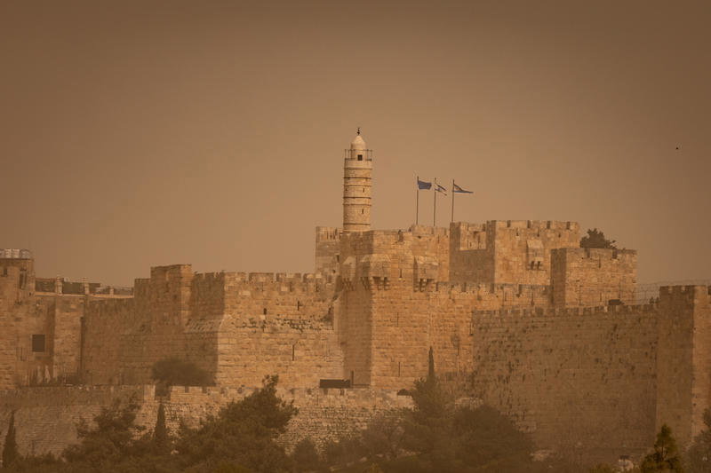 התחזית: אובך בשישי שבת; גשם משמעותי ושיטפונות שבוע הבא