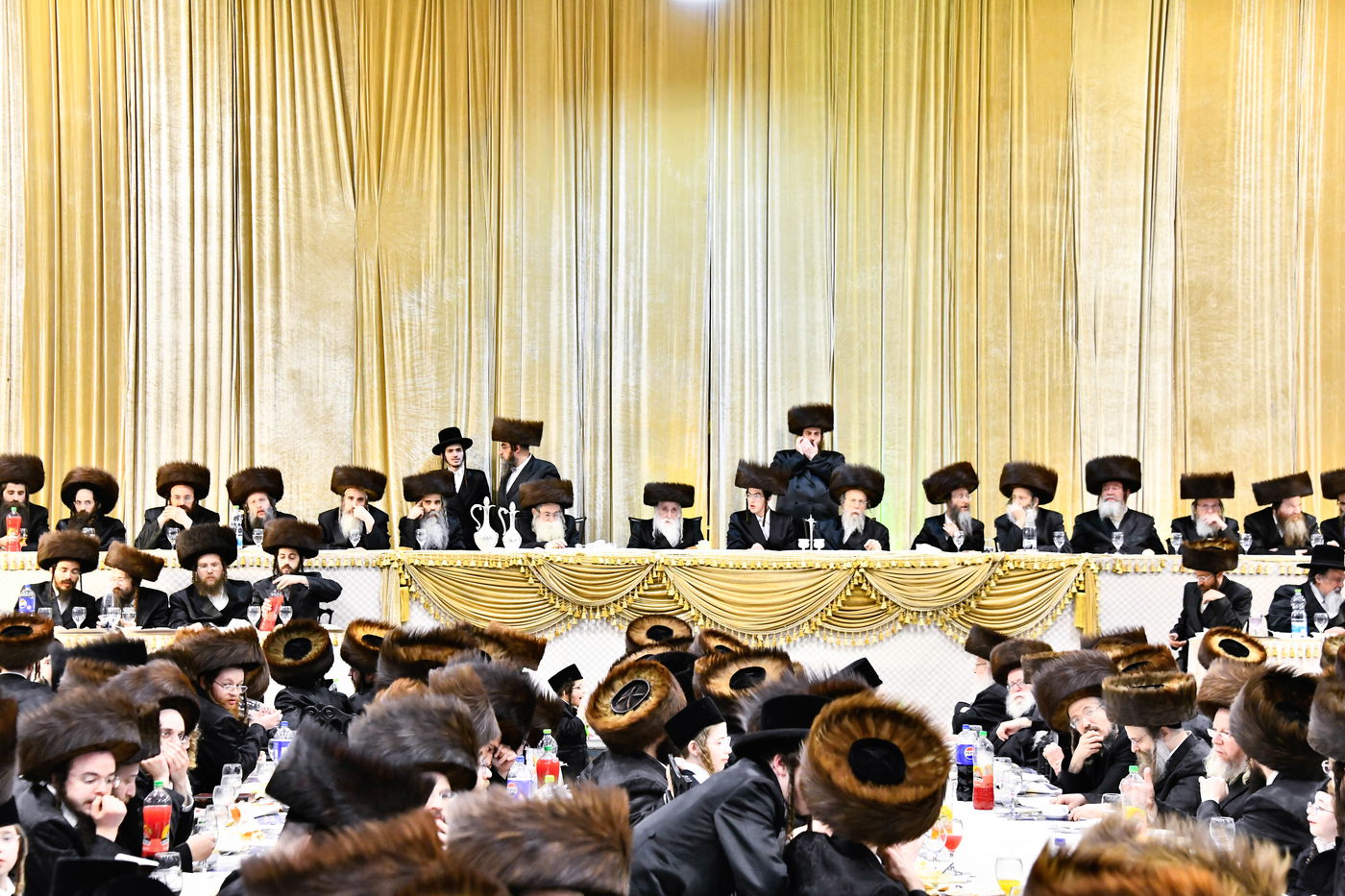 הכנסת ס"ת במכנובקא בעלזא