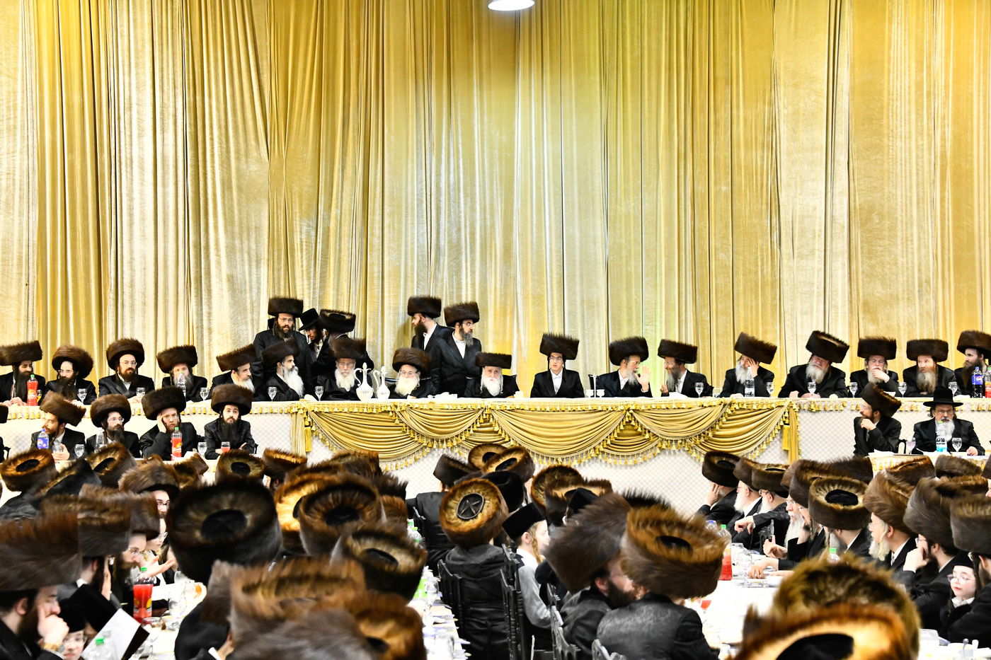 הכנסת ס"ת במכנובקא בעלזא