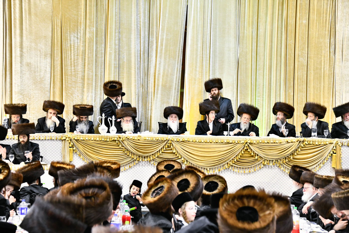 הכנסת ס"ת במכנובקא בעלזא