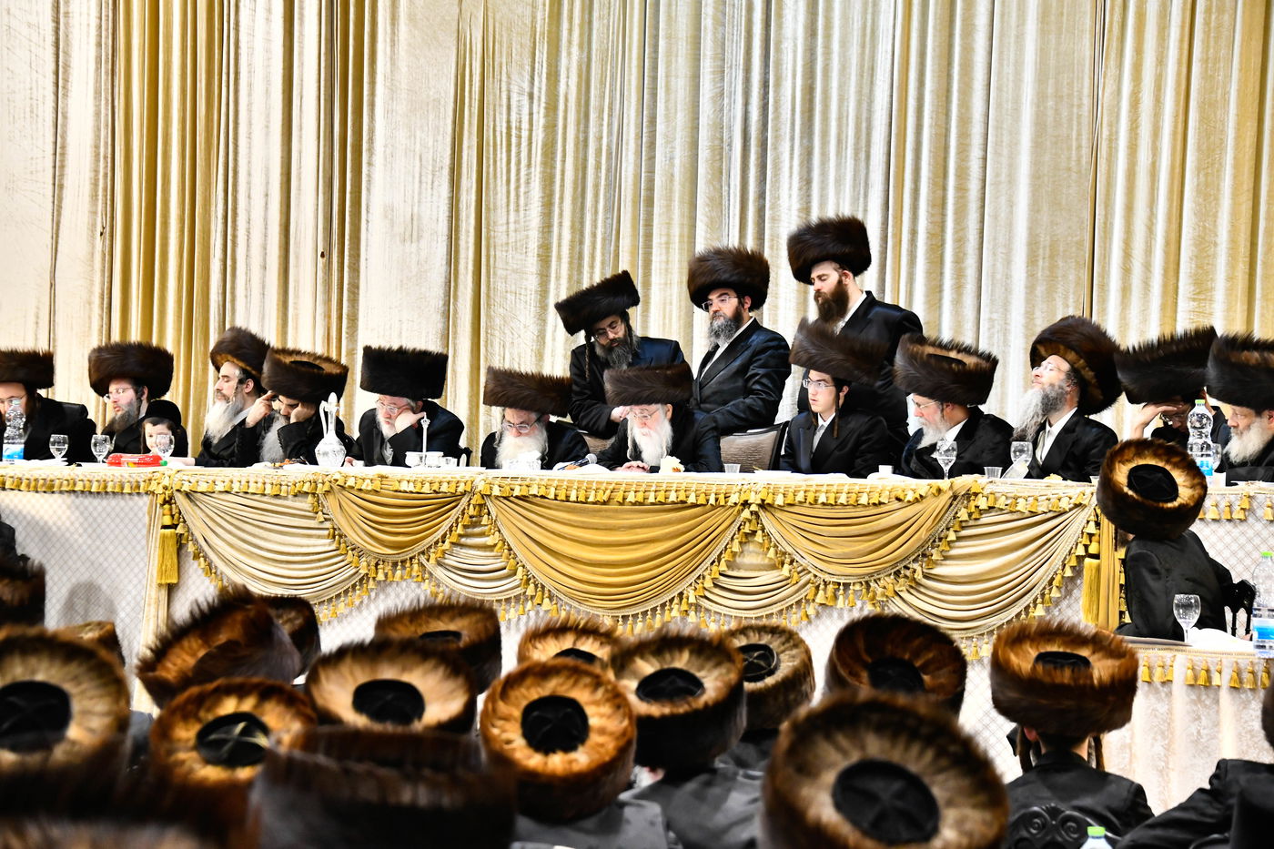 הכנסת ס"ת במכנובקא בעלזא