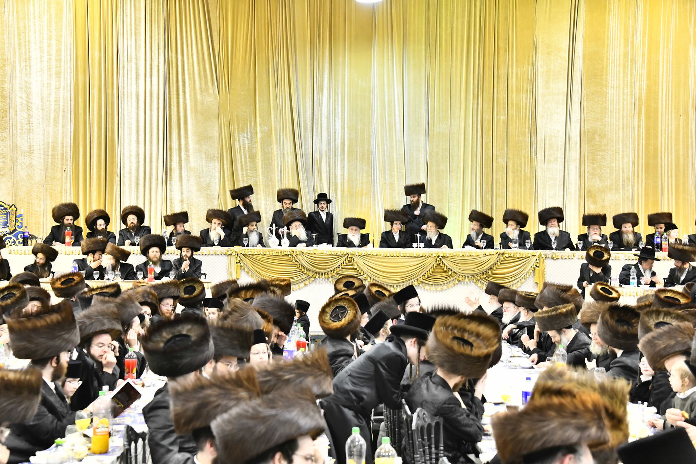 הכנסת ס"ת במכנובקא בעלזא