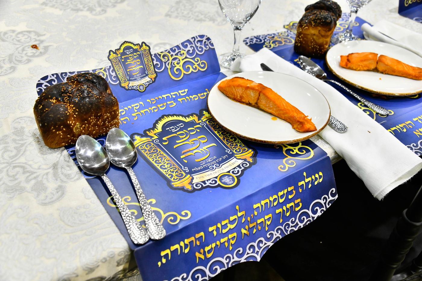 הכנסת ס"ת במכנובקא בעלזא