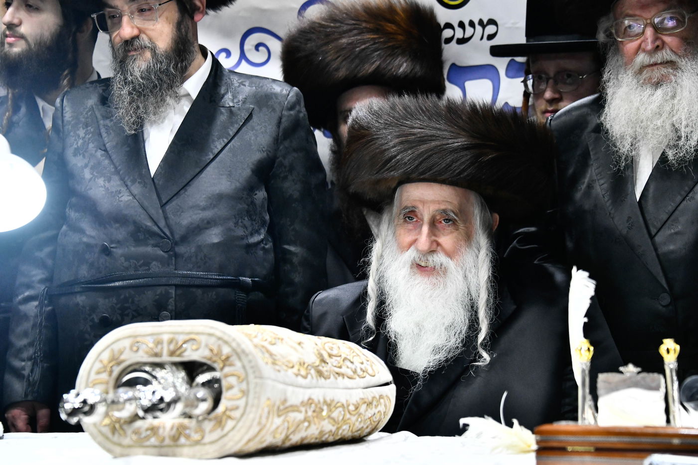 הכנסת ס"ת במכנובקא בעלזא