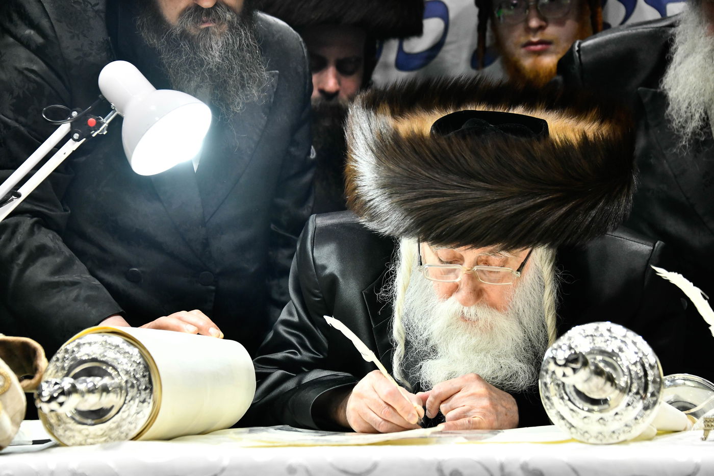 הכנסת ס"ת במכנובקא בעלזא