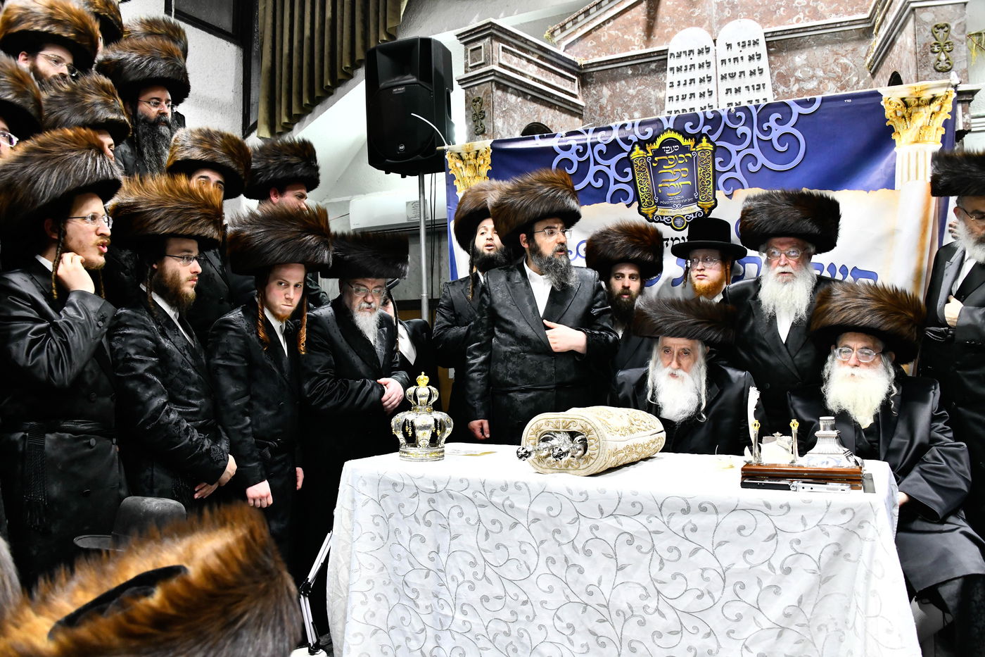 הכנסת ס"ת במכנובקא בעלזא