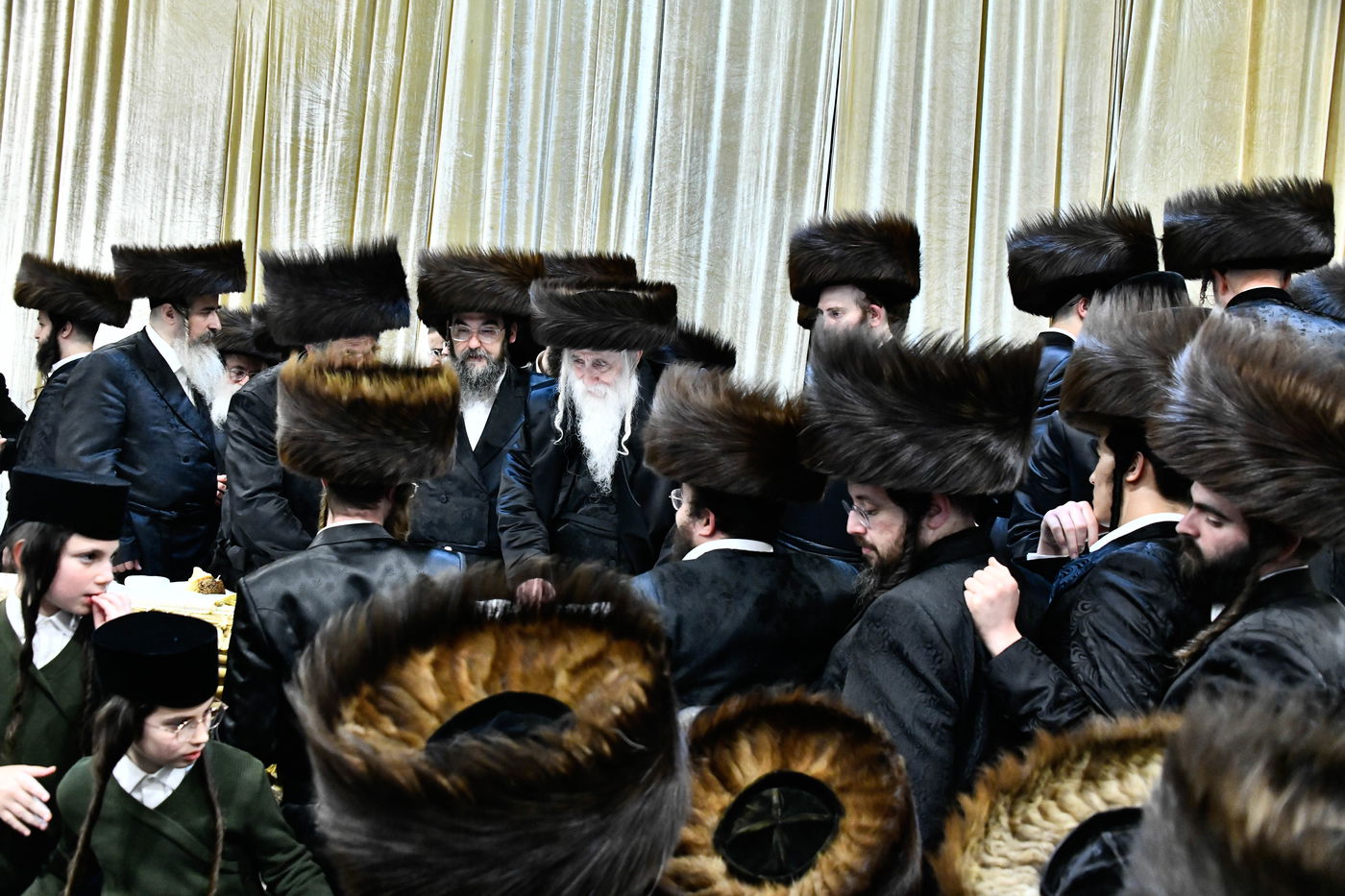 הכנסת ס"ת במכנובקא בעלזא