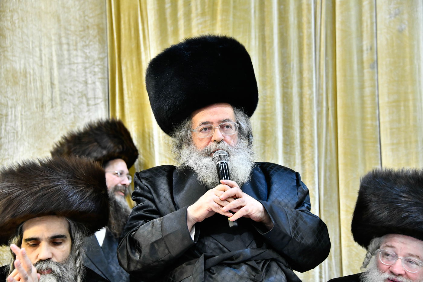 הכנסת ס"ת במכנובקא בעלזא