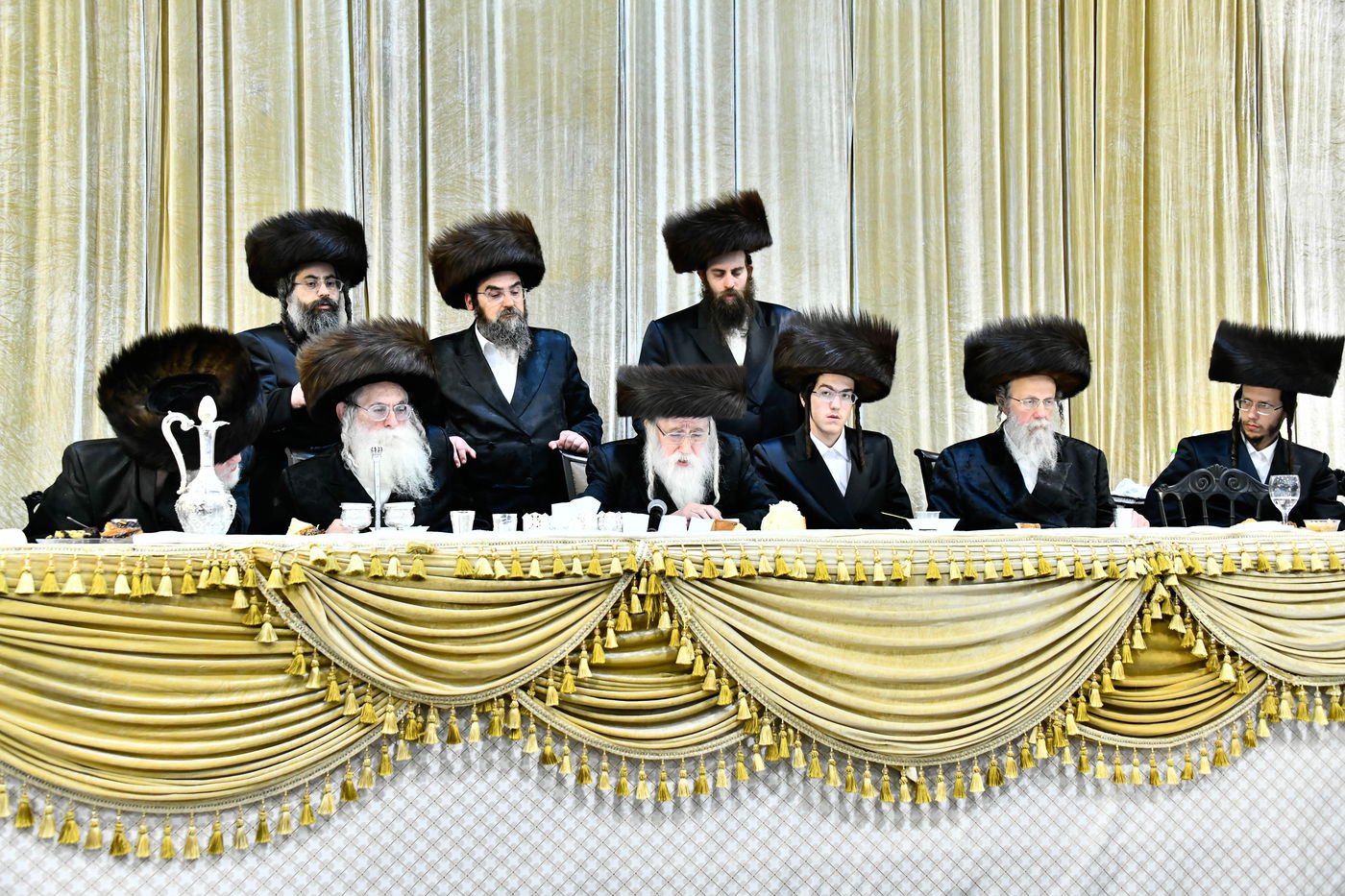 הכנסת ס"ת במכנובקא בעלזא