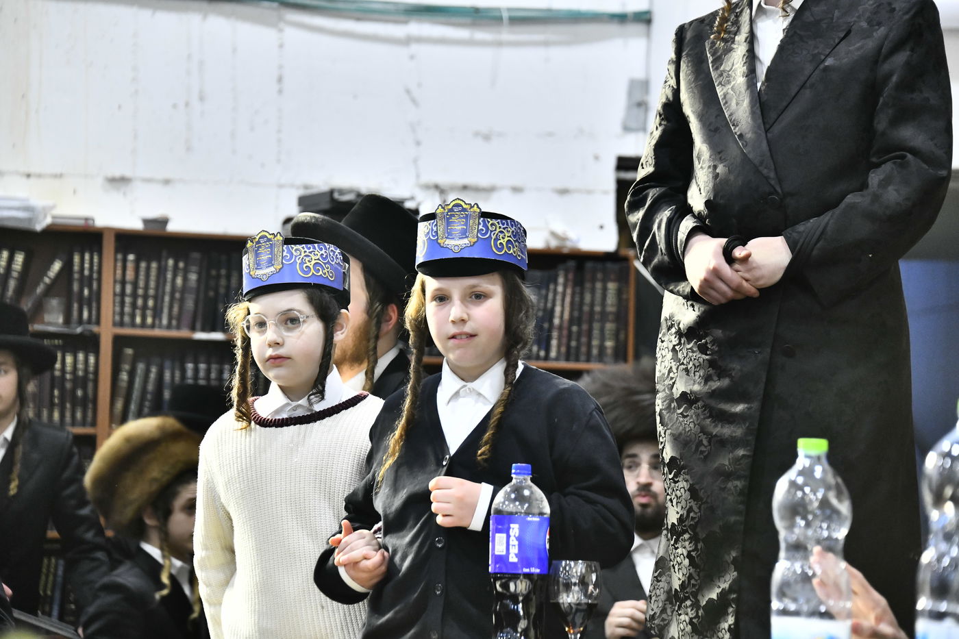 הכנסת ס"ת במכנובקא בעלזא