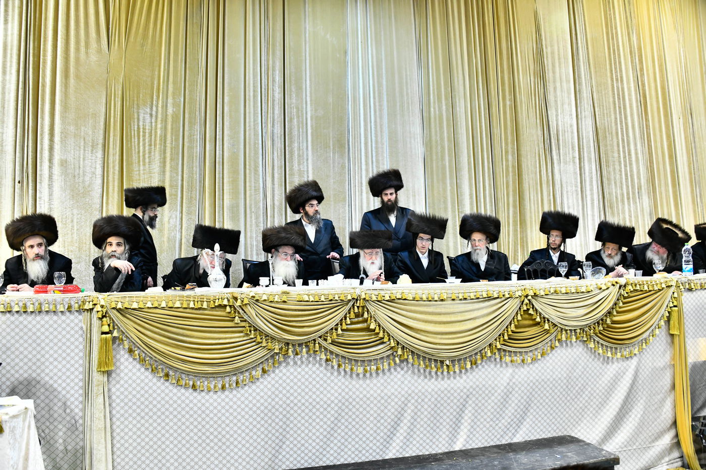 הכנסת ס"ת במכנובקא בעלזא