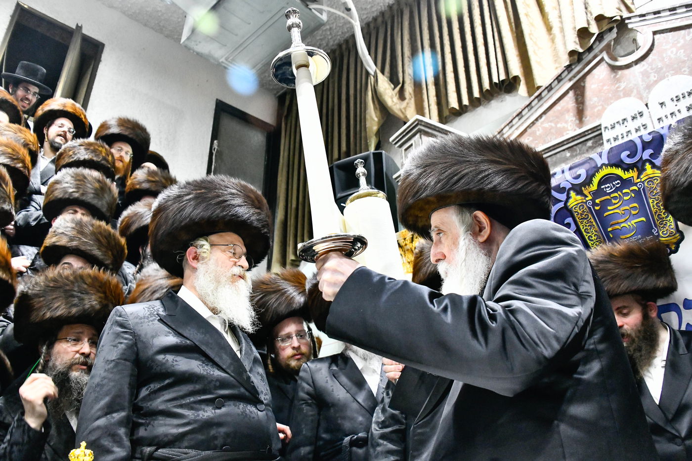 הכנסת ס"ת במכנובקא בעלזא